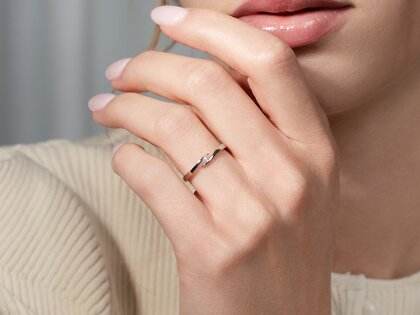 Bague de fiançailles Twist en 9K or rose avec diamant 0,03ct
