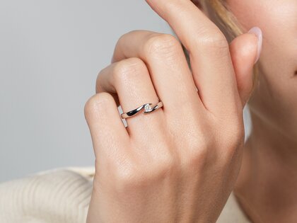 Bague de fiançailles Twist dans Argent 925/- avec diamant 0,10ct G/VS