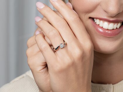 Bague de fiançailles Twist dans platine 950/- avec diamant 0,50ct G/SI