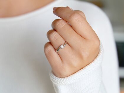 Bague de fiançailles Twist dans Argent 925/- avec diamant 0,10ct G/VS