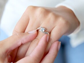 Bague de fiançailles Twist en 9K or blanc avec diamant 0,75ct H/SI