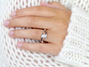 Bague de fiançailles Twist en 9K or blanc avec diamant 0,75ct H/SI